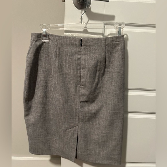 Grey Banana Republic Skirt - Picture 3 of 3